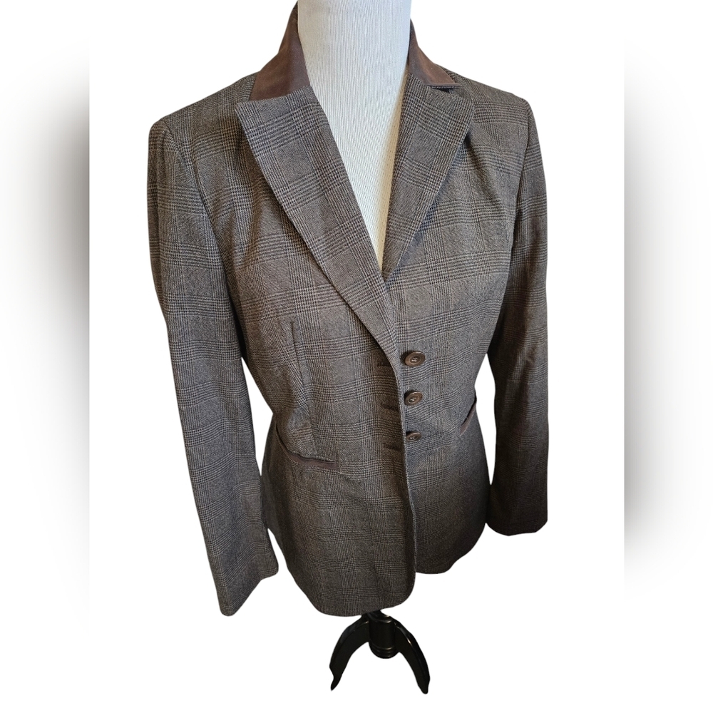 Signature by Larry Levine womens  Tweed Blazer womens Size 10.